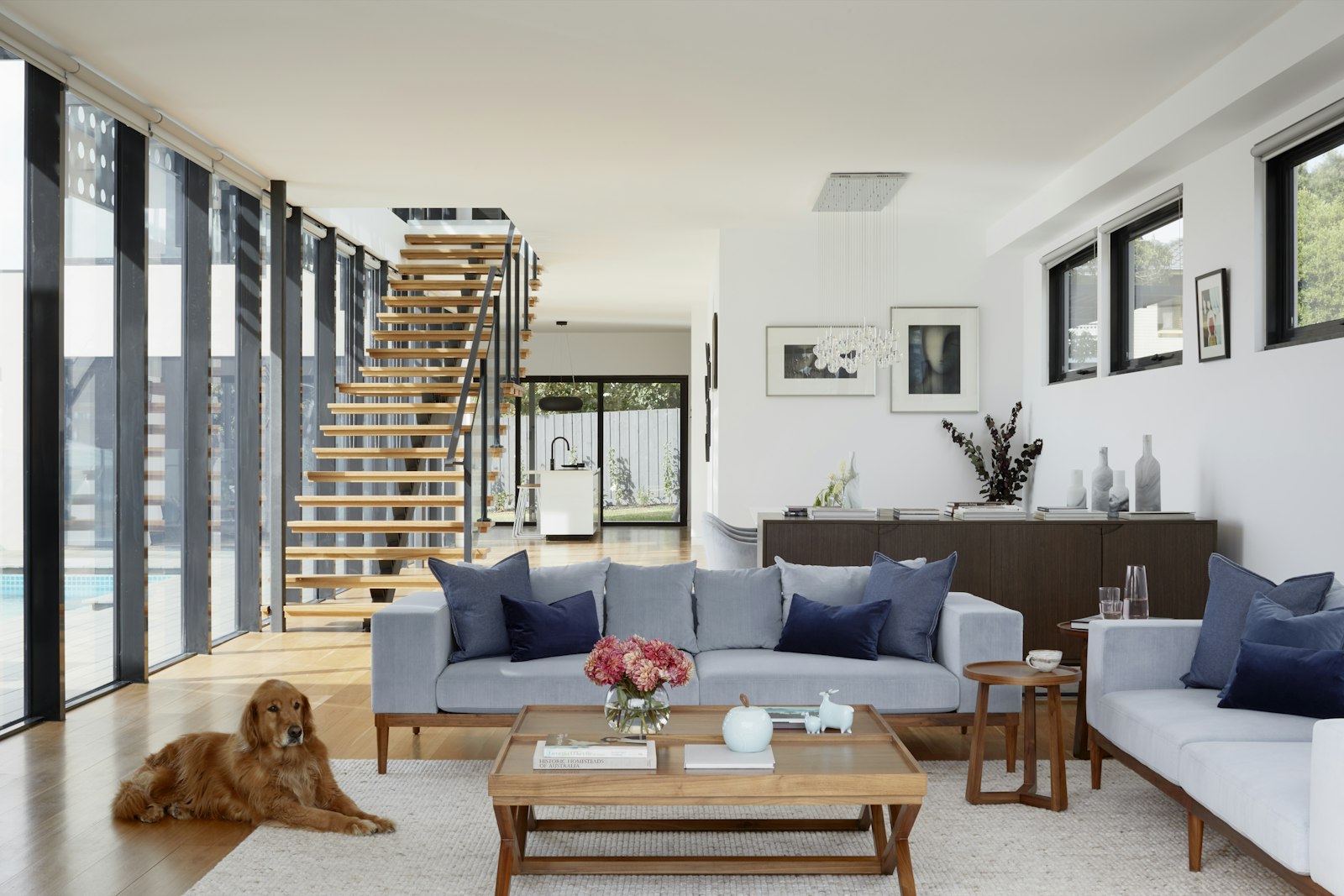 A property listing with a high-fidelity 3D walkthrough living inside the page, no exit required